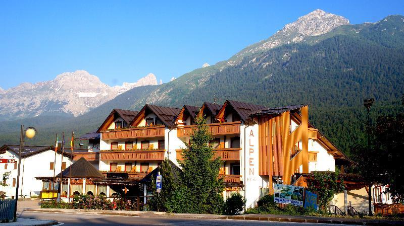 Hotel Alpen Андало Екстериор снимка