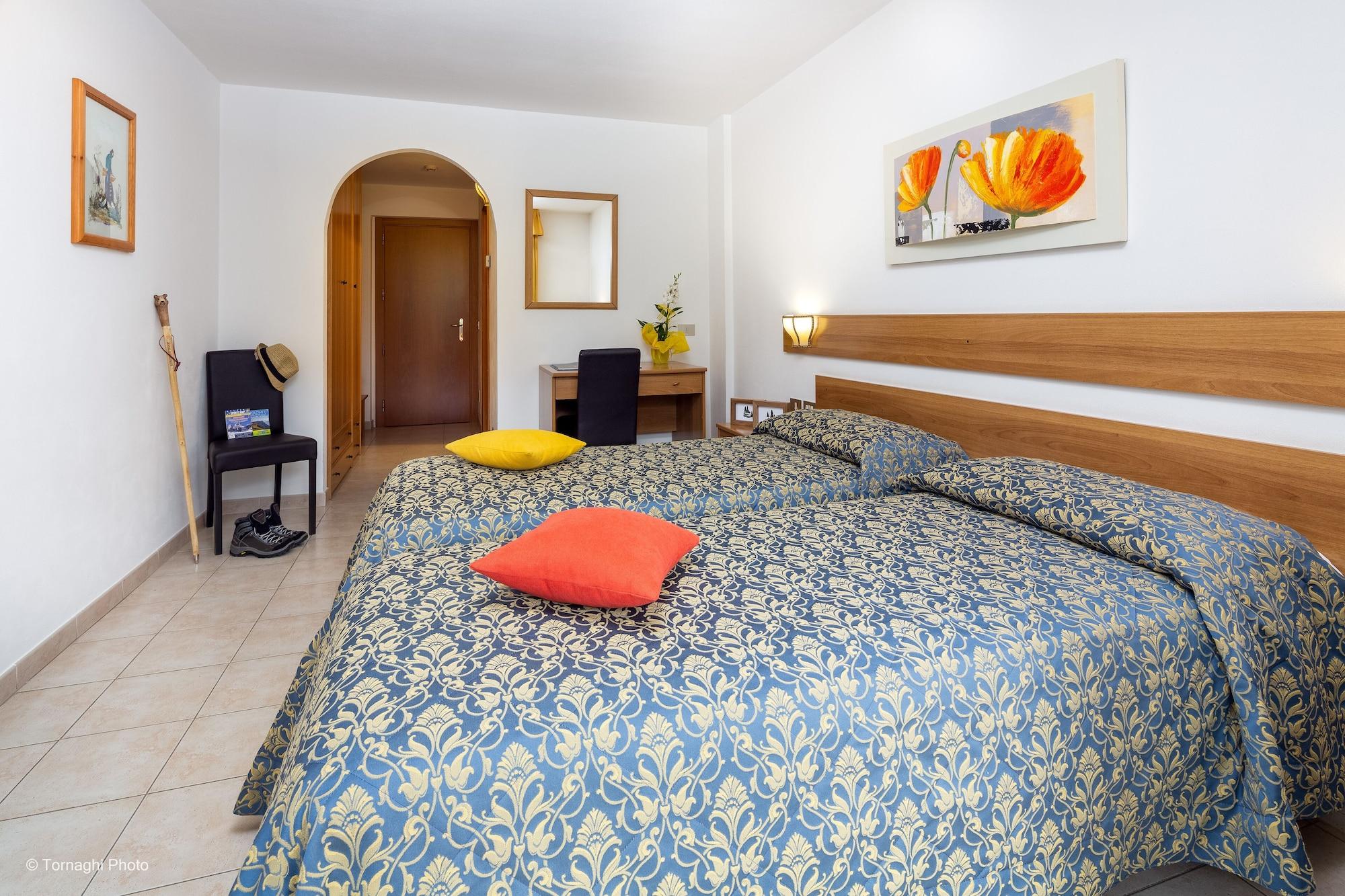 Hotel Alpen Андало Екстериор снимка