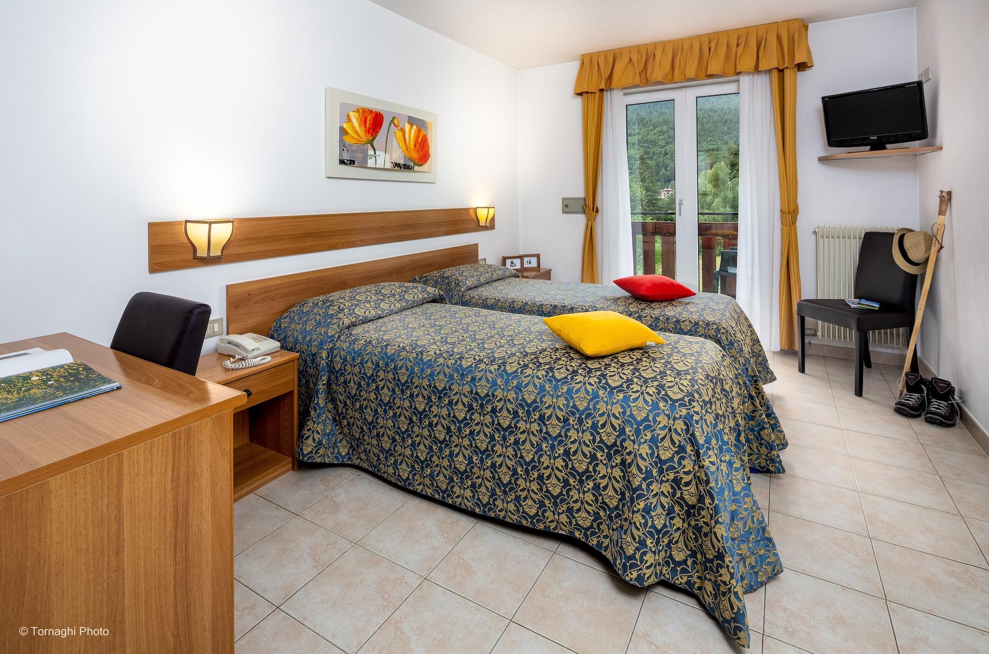 Hotel Alpen Андало Екстериор снимка