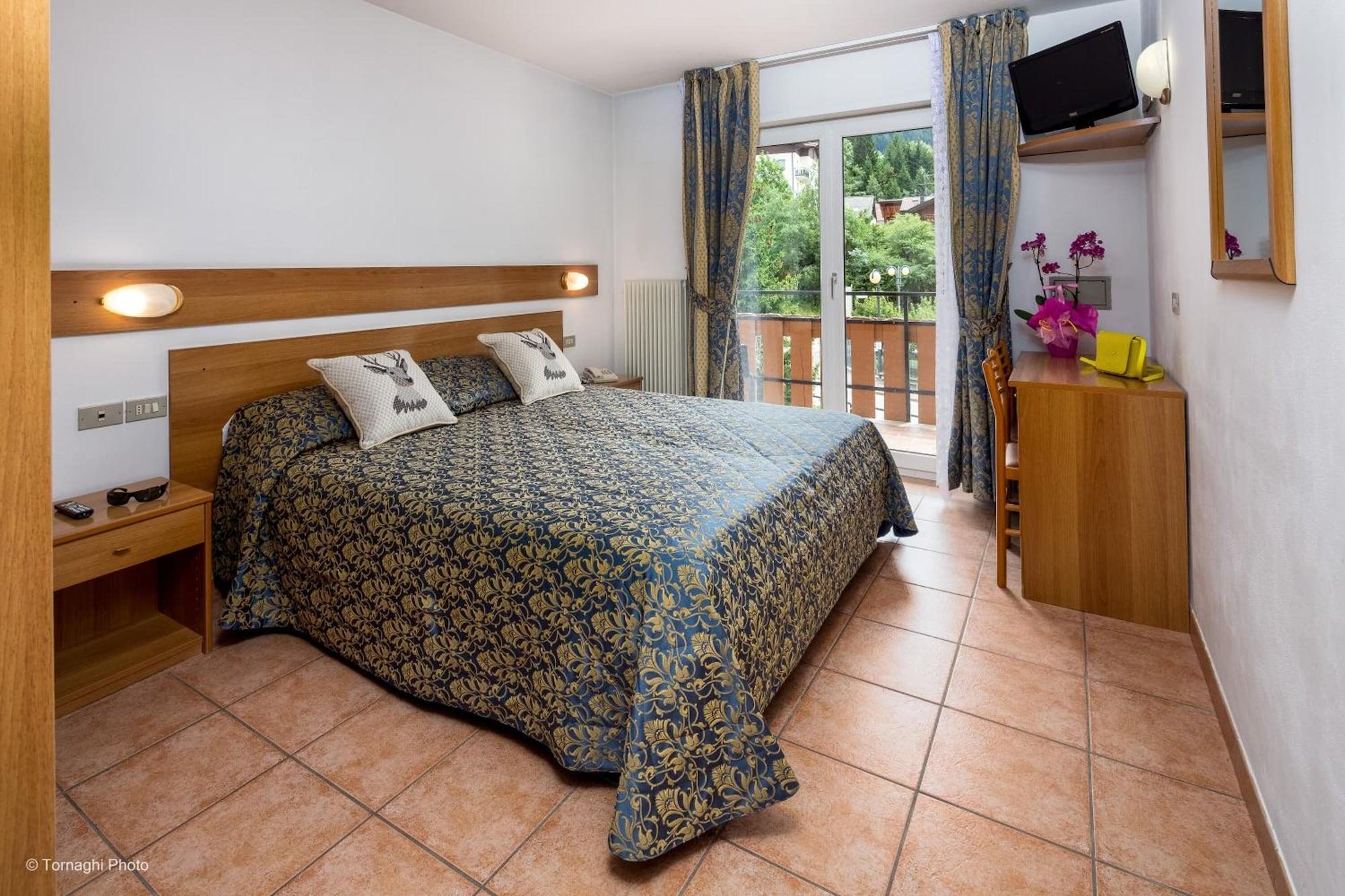 Hotel Alpen Андало Екстериор снимка
