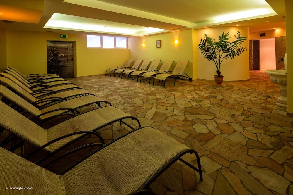 Hotel Alpen Андало Екстериор снимка