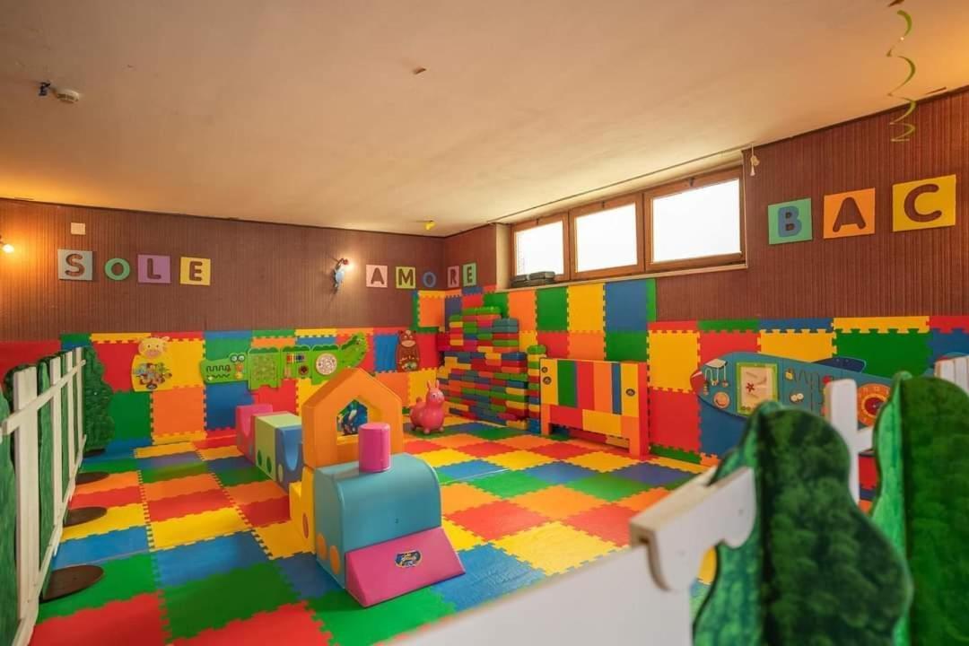 Hotel Alpen Андало Екстериор снимка